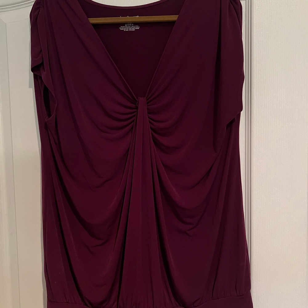 Beautiful top burgundy